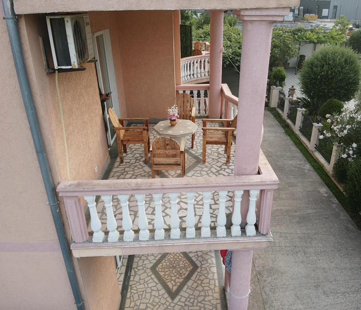 Kurt Apartaments Улцинь Екстер'єр фото