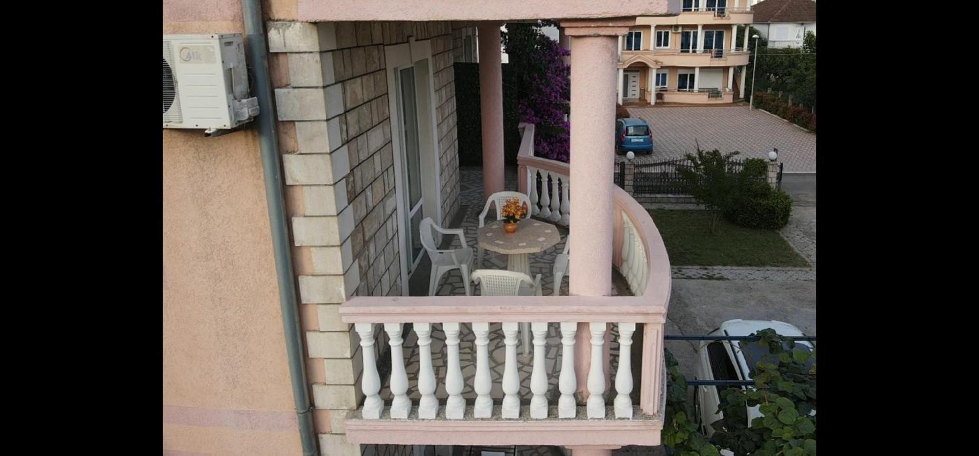 Kurt Apartaments Улцинь Екстер'єр фото