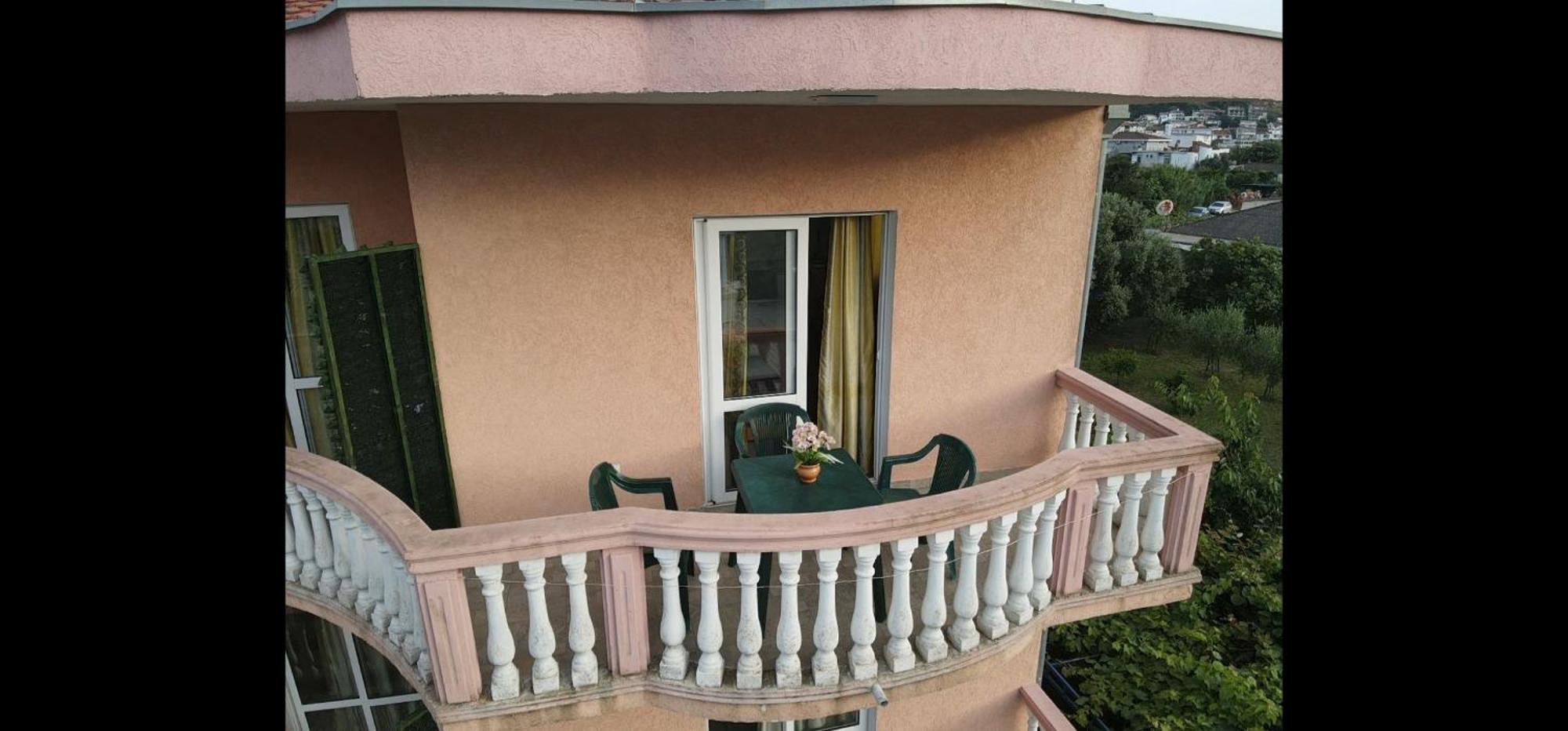 Kurt Apartaments Улцинь Екстер'єр фото