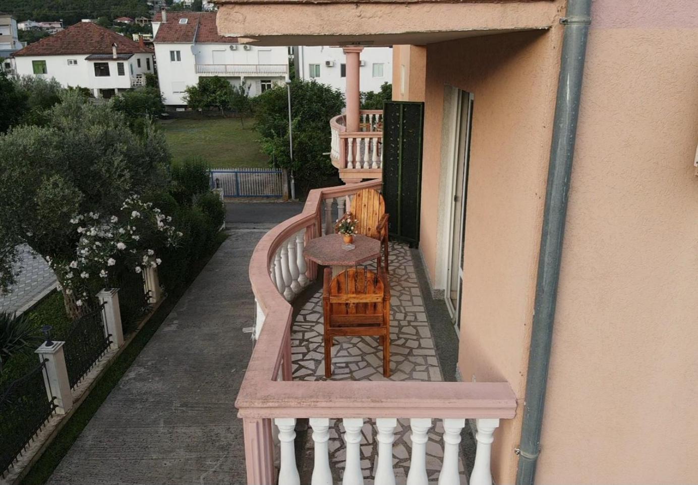 Kurt Apartaments Улцинь Екстер'єр фото