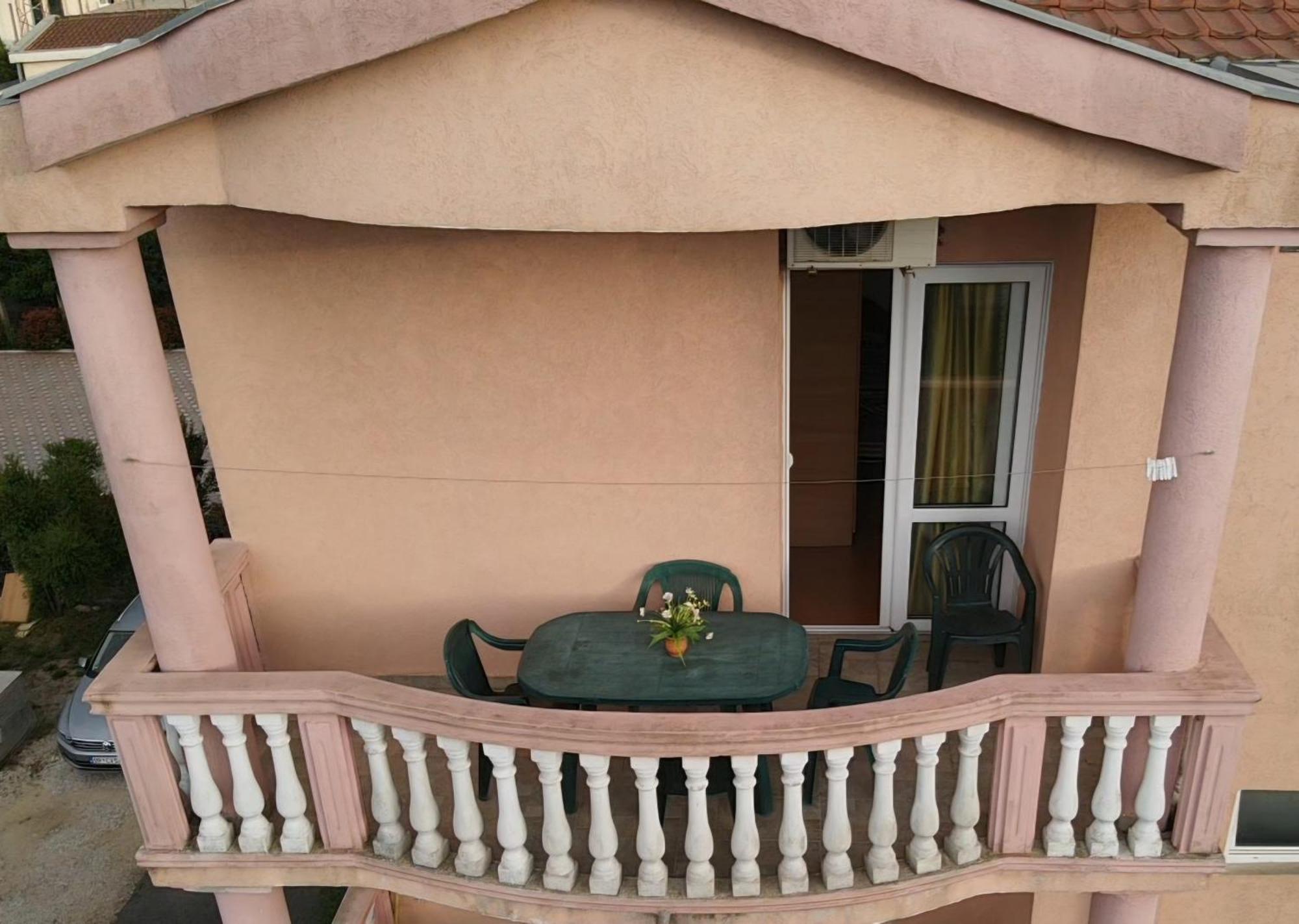 Kurt Apartaments Улцинь Екстер'єр фото
