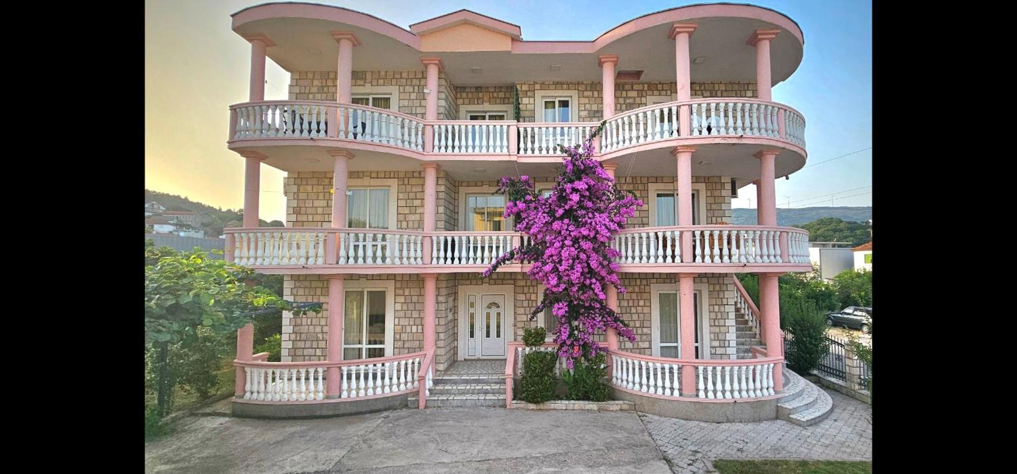 Kurt Apartaments Улцинь Екстер'єр фото